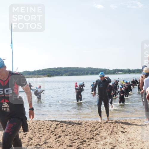 22.06.2025 - Viking Triathlon MichiJ http://msf.ph/oto/8091917 22.06.2025 10:38:57 Schwimmen 26, 40, 57, 79, 135, 148, 181, 185, 210, 211, 336, 408, 416, 451, 654 meine-sportfotos.de
