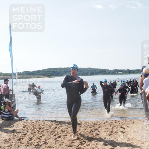 22.06.2025 - Viking Triathlon MichiJ http://msf.ph/oto/8091949 22.06.2025 10:38:58 Schwimmen 26, 40, 57, 79, 135, 148, 181, 185, 210, 211, 336, 408, 416, 451, 654 meine-sportfotos.de