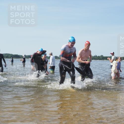 22.06.2025 - Viking Triathlon KatJ http://msf.ph/oto/8091992 22.06.2025 10:28:03 Schwimmen 14, 90, 178, 196, 289, 367, 401, 616 meine-sportfotos.de