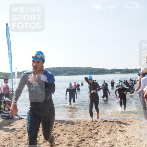 22.06.2025 - Viking Triathlon MichiJ http://msf.ph/oto/8091995 22.06.2025 10:38:59 Schwimmen 26, 40, 57, 79, 135, 148, 181, 185, 210, 211, 336, 351, 408, 416, 451, 654 meine-sportfotos.de