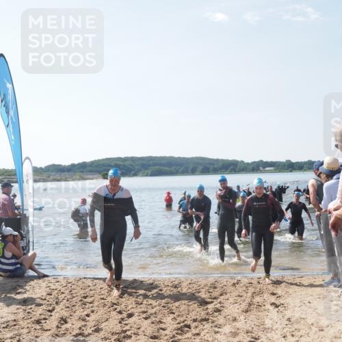 22.06.2025 - Viking Triathlon MichiJ http://msf.ph/oto/8092002 22.06.2025 10:39:04 Schwimmen 26, 40, 57, 79, 148, 181, 185, 210, 295, 351, 408, 416, 451, 654 meine-sportfotos.de