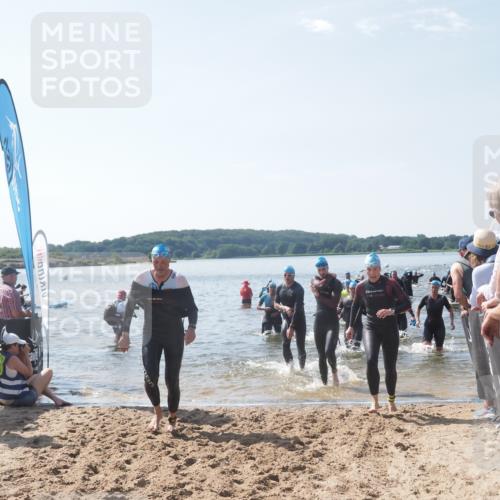 22.06.2025 - Viking Triathlon MichiJ http://msf.ph/oto/8092011 22.06.2025 10:39:04 Schwimmen 26, 40, 57, 79, 148, 181, 185, 210, 295, 351, 408, 416, 451, 654 meine-sportfotos.de