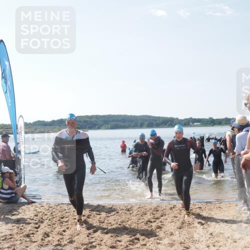 22.06.2025 - Viking Triathlon MichiJ http://msf.ph/oto/8092023 22.06.2025 10:39:04 Schwimmen 26, 40, 57, 79, 148, 181, 185, 210, 295, 351, 408, 416, 451, 654 meine-sportfotos.de
