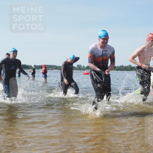 22.06.2025 - Viking Triathlon KatJ http://msf.ph/oto/8092032 22.06.2025 10:28:04 Schwimmen 14, 90, 178, 196, 289, 367, 401, 616 meine-sportfotos.de