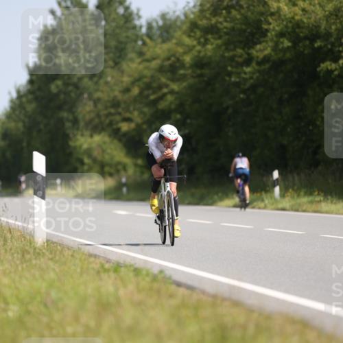 22.06.2025 - Viking Triathlon Yannick Fuchs http://msf.ph/oto/8092046 22.06.2025 11:12:59 Radfahren 99, 168, 213, 381, 406 meine-sportfotos.de