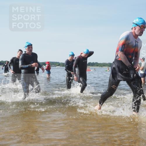 22.06.2025 - Viking Triathlon KatJ http://msf.ph/oto/8092059 22.06.2025 10:28:04 Schwimmen 14, 90, 178, 196, 289, 367, 401, 616 meine-sportfotos.de