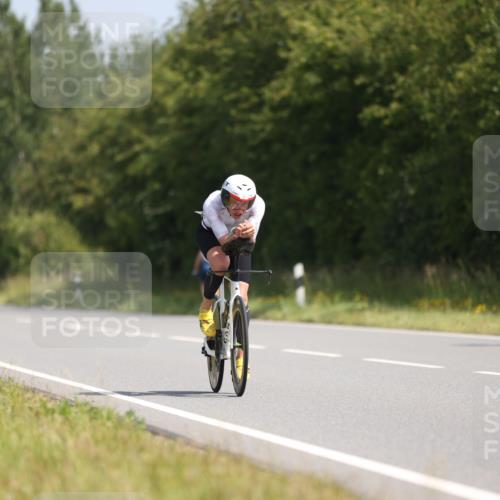 22.06.2025 - Viking Triathlon Yannick Fuchs http://msf.ph/oto/8092066 22.06.2025 11:12:59 Radfahren 99, 168, 213, 381, 406 meine-sportfotos.de