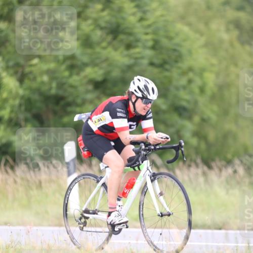 22.06.2025 - Viking Triathlon Yannick Fuchs http://msf.ph/oto/8092090 22.06.2025 13:31:33 Radfahren 142, 466 meine-sportfotos.de