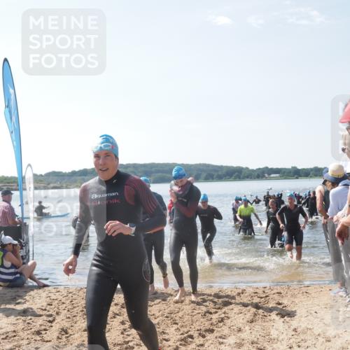 22.06.2025 - Viking Triathlon MichiJ http://msf.ph/oto/8092095 22.06.2025 10:39:06 Schwimmen 40, 57, 79, 148, 181, 182, 185, 210, 276, 295, 351, 386, 408, 416, 451, 536, 654 meine-sportfotos.de