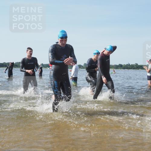 22.06.2025 - Viking Triathlon KatJ http://msf.ph/oto/8092096 22.06.2025 10:28:05 Schwimmen 14, 90, 178, 196, 289, 367, 401, 616 meine-sportfotos.de
