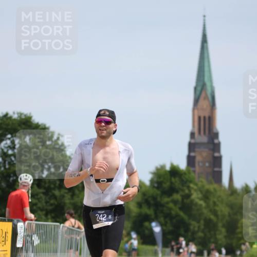 22.06.2025 - Viking Triathlon H.Heesch http://msf.ph/oto/8092103 22.06.2025 13:01:32 Laufen 242 meine-sportfotos.de