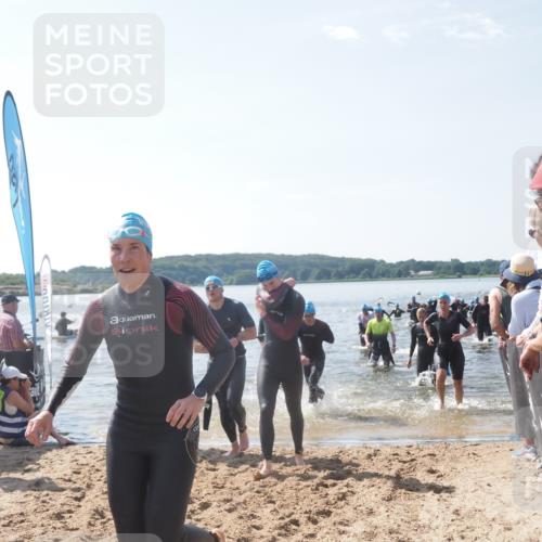 22.06.2025 - Viking Triathlon MichiJ http://msf.ph/oto/8092110 22.06.2025 10:39:06 Schwimmen 40, 57, 79, 148, 181, 182, 185, 210, 276, 295, 351, 386, 408, 416, 451, 536, 654 meine-sportfotos.de