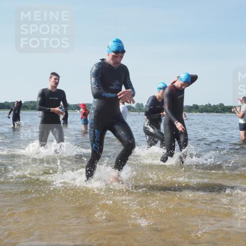 22.06.2025 - Viking Triathlon KatJ http://msf.ph/oto/8092112 22.06.2025 10:28:05 Schwimmen 14, 90, 178, 196, 289, 367, 401, 616 meine-sportfotos.de