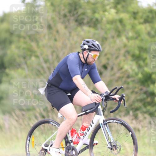 22.06.2025 - Viking Triathlon Yannick Fuchs http://msf.ph/oto/8092138 22.06.2025 13:31:52 Radfahren 402 meine-sportfotos.de