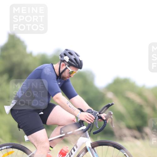 22.06.2025 - Viking Triathlon Yannick Fuchs http://msf.ph/oto/8092151 22.06.2025 13:31:52 Radfahren 402 meine-sportfotos.de
