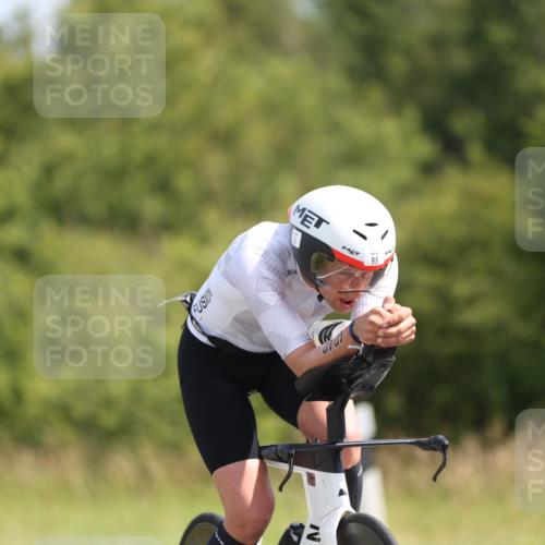 22.06.2025 - Viking Triathlon Yannick Fuchs http://msf.ph/oto/8092152 22.06.2025 11:13:01 Radfahren 99, 168, 213, 406 meine-sportfotos.de