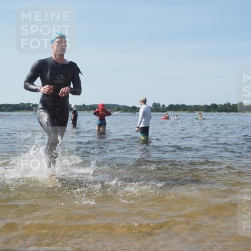 22.06.2025 - Viking Triathlon KatJ http://msf.ph/oto/8092232 22.06.2025 10:28:09 Schwimmen 14, 178, 196, 367, 401 meine-sportfotos.de