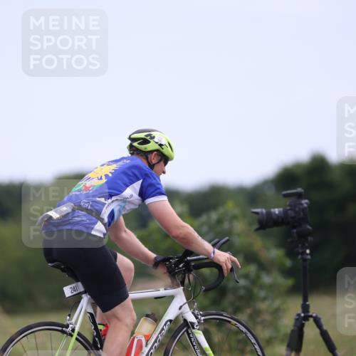 22.06.2025 - Viking Triathlon Yannick Fuchs http://msf.ph/oto/8092264 22.06.2025 13:32:33 Radfahren 241, 244 meine-sportfotos.de