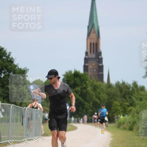 22.06.2025 - Viking Triathlon H.Heesch http://msf.ph/oto/8092410 22.06.2025 13:01:57 Laufen 271, 288, 555 meine-sportfotos.de