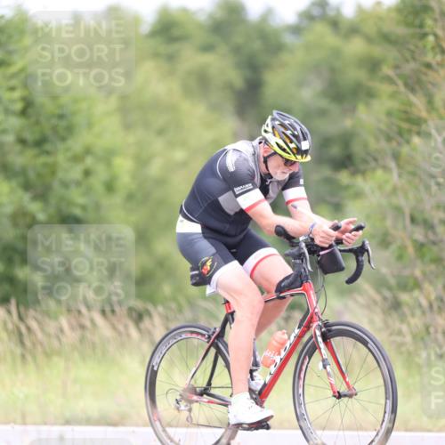 22.06.2025 - Viking Triathlon Yannick Fuchs http://msf.ph/oto/8092434 22.06.2025 13:34:53 Radfahren 292 meine-sportfotos.de