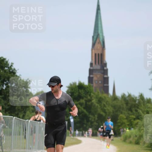 22.06.2025 - Viking Triathlon H.Heesch http://msf.ph/oto/8092490 22.06.2025 13:01:57 Laufen 271, 288, 555 meine-sportfotos.de