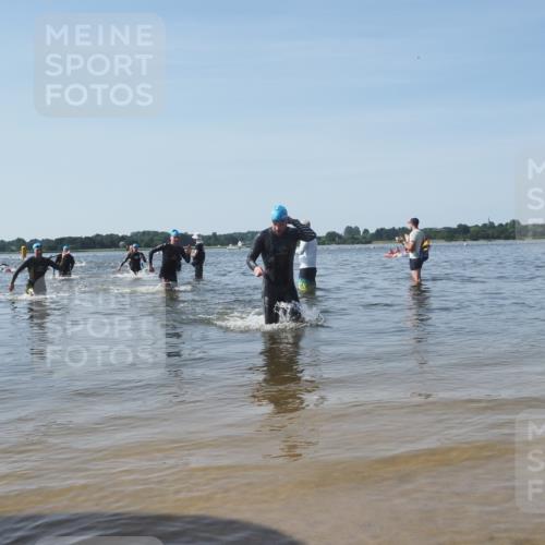 22.06.2025 - Viking Triathlon KatJ http://msf.ph/oto/8092526 22.06.2025 10:28:48 Schwimmen 15, 258, 301, 368, 414, 443, 628 meine-sportfotos.de