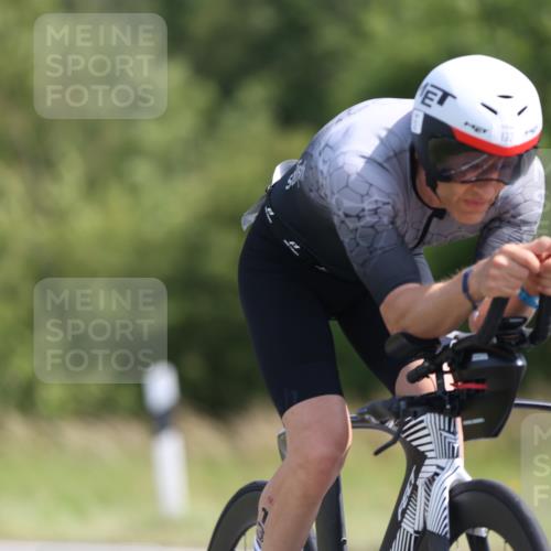 22.06.2025 - Viking Triathlon Yannick Fuchs http://msf.ph/oto/8092547 22.06.2025 11:15:07 Radfahren 12, 102, 132, 285, 412, 547, 555, 616 meine-sportfotos.de