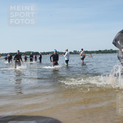 22.06.2025 - Viking Triathlon KatJ http://msf.ph/oto/8092588 22.06.2025 10:28:50 Schwimmen 15, 258, 301, 368, 384, 414, 443, 628 meine-sportfotos.de