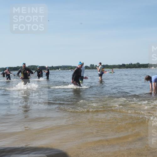 22.06.2025 - Viking Triathlon KatJ http://msf.ph/oto/8092598 22.06.2025 10:28:51 Schwimmen 15, 258, 301, 368, 384, 414, 443, 628 meine-sportfotos.de