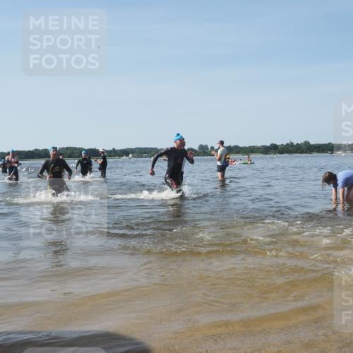 22.06.2025 - Viking Triathlon KatJ http://msf.ph/oto/8092609 22.06.2025 10:28:51 Schwimmen 15, 258, 301, 368, 384, 414, 443, 628 meine-sportfotos.de