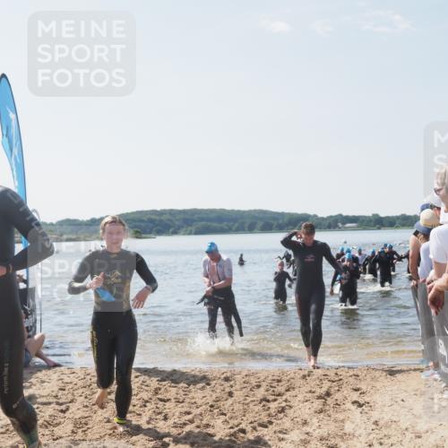 22.06.2025 - Viking Triathlon MichiJ http://msf.ph/oto/8092631 22.06.2025 10:39:17 Schwimmen 79, 83, 182, 195, 238, 276, 295, 298, 324, 351, 386, 474, 536, 654 meine-sportfotos.de