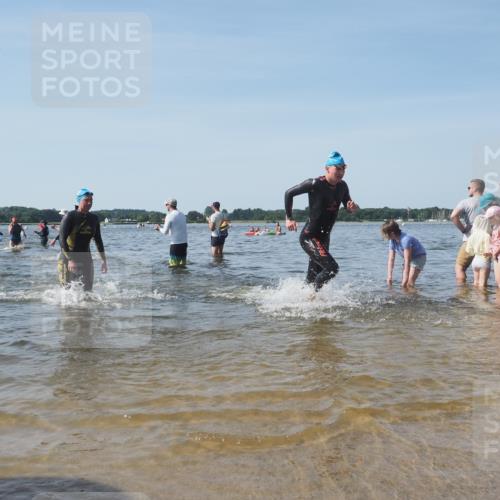 22.06.2025 - Viking Triathlon KatJ http://msf.ph/oto/8092655 22.06.2025 10:28:52 Schwimmen 15, 152, 258, 301, 368, 384, 414, 443, 604, 628 meine-sportfotos.de