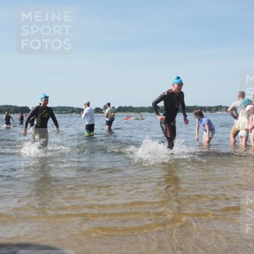 22.06.2025 - Viking Triathlon KatJ http://msf.ph/oto/8092662 22.06.2025 10:28:53 Schwimmen 12, 15, 152, 258, 301, 368, 384, 414, 443, 604, 628 meine-sportfotos.de
