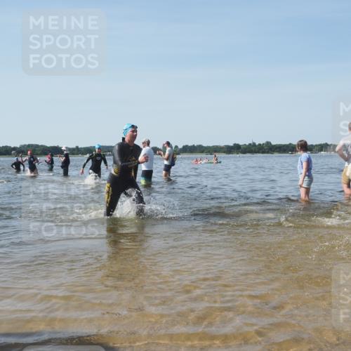 22.06.2025 - Viking Triathlon KatJ http://msf.ph/oto/8092697 22.06.2025 10:28:54 Schwimmen 12, 15, 152, 301, 310, 368, 384, 414, 443, 604, 628 meine-sportfotos.de