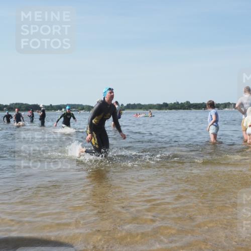 22.06.2025 - Viking Triathlon KatJ http://msf.ph/oto/8092707 22.06.2025 10:28:54 Schwimmen 12, 15, 152, 301, 310, 368, 384, 414, 443, 604, 628 meine-sportfotos.de