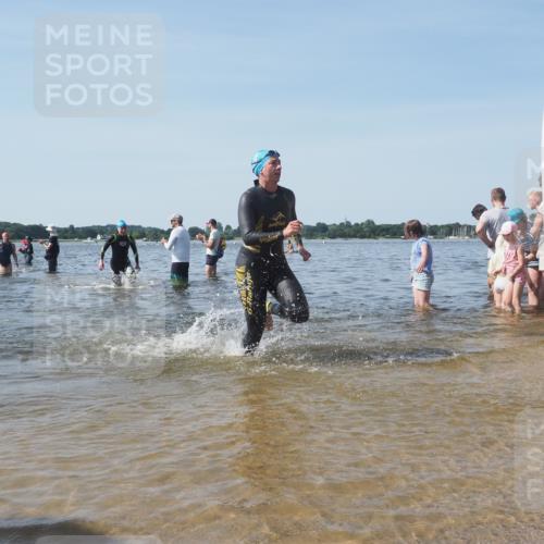 22.06.2025 - Viking Triathlon KatJ http://msf.ph/oto/8092716 22.06.2025 10:28:54 Schwimmen 12, 15, 152, 301, 310, 368, 384, 414, 443, 604, 628 meine-sportfotos.de