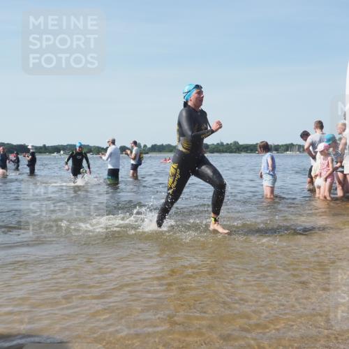 22.06.2025 - Viking Triathlon KatJ http://msf.ph/oto/8092721 22.06.2025 10:28:55 Schwimmen 12, 15, 152, 200, 301, 310, 368, 384, 414, 443, 604, 628 meine-sportfotos.de
