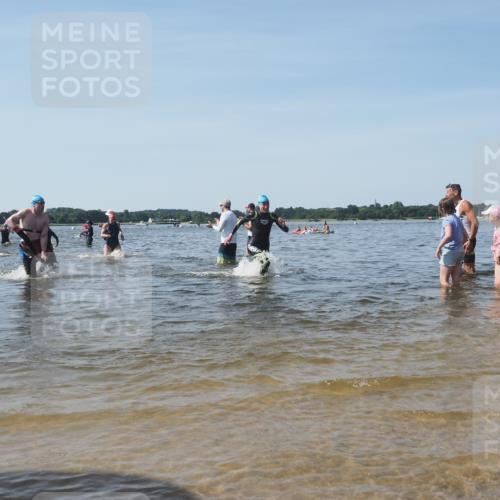 22.06.2025 - Viking Triathlon KatJ http://msf.ph/oto/8092747 22.06.2025 10:28:57 Schwimmen 12, 15, 152, 200, 301, 310, 384, 414, 443, 604, 628 meine-sportfotos.de