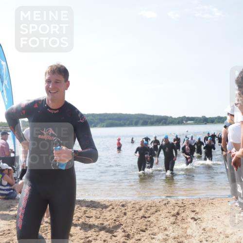 22.06.2025 - Viking Triathlon MichiJ http://msf.ph/oto/8092748 22.06.2025 10:39:20 Schwimmen 83, 117, 150, 182, 195, 238, 276, 295, 298, 324, 351, 386, 474, 536 meine-sportfotos.de