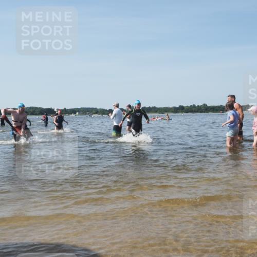 22.06.2025 - Viking Triathlon KatJ http://msf.ph/oto/8092760 22.06.2025 10:28:57 Schwimmen 12, 15, 152, 200, 301, 310, 384, 414, 443, 604, 628 meine-sportfotos.de