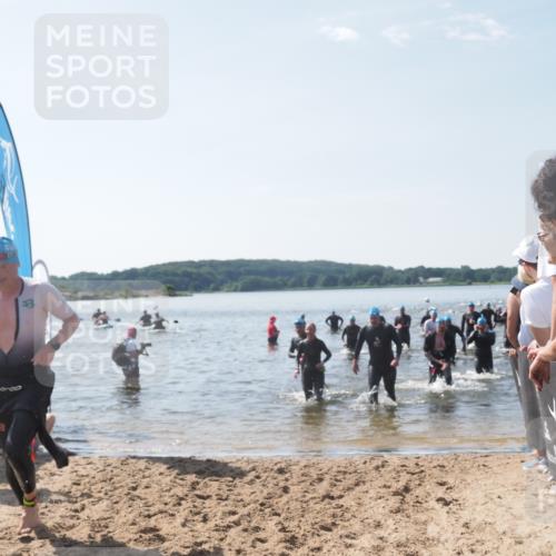 22.06.2025 - Viking Triathlon MichiJ http://msf.ph/oto/8092773 22.06.2025 10:39:21 Schwimmen 83, 117, 150, 182, 195, 238, 276, 295, 298, 324, 386, 474, 536 meine-sportfotos.de