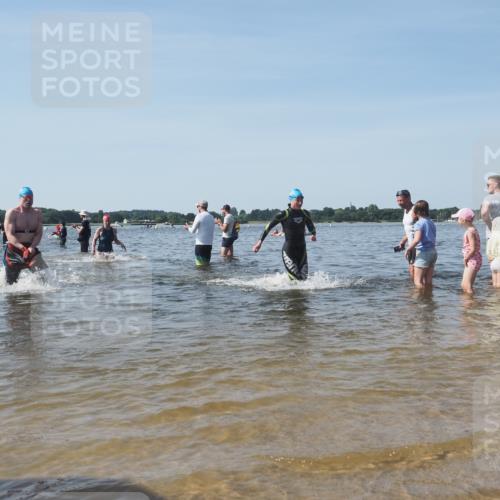 22.06.2025 - Viking Triathlon KatJ http://msf.ph/oto/8092793 22.06.2025 10:28:58 Schwimmen 12, 15, 152, 200, 301, 310, 384, 414, 443, 604, 628 meine-sportfotos.de