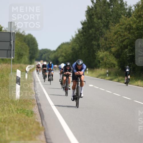 22.06.2025 - Viking Triathlon Yannick Fuchs http://msf.ph/oto/8093003 22.06.2025 11:55:45 Radfahren 28, 108, 141, 184, 352, 478, 519, 635, 660 meine-sportfotos.de