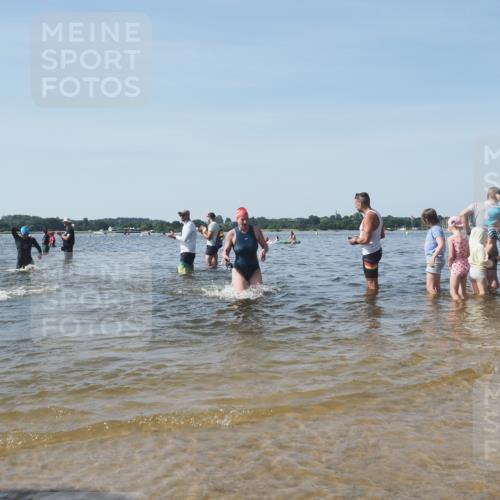 22.06.2025 - Viking Triathlon KatJ http://msf.ph/oto/8093045 22.06.2025 10:29:03 Schwimmen 7, 12, 152, 200, 310, 384, 414, 443, 458, 604, 628, 652 meine-sportfotos.de