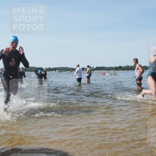 22.06.2025 - Viking Triathlon KatJ http://msf.ph/oto/8093091 22.06.2025 10:29:05 Schwimmen 7, 12, 152, 200, 310, 384, 443, 458, 604, 628, 652 meine-sportfotos.de