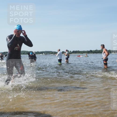 22.06.2025 - Viking Triathlon KatJ http://msf.ph/oto/8093113 22.06.2025 10:29:05 Schwimmen 7, 12, 152, 200, 310, 384, 443, 458, 604, 628, 652 meine-sportfotos.de