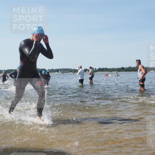 22.06.2025 - Viking Triathlon KatJ http://msf.ph/oto/8093126 22.06.2025 10:29:05 Schwimmen 7, 12, 152, 200, 310, 384, 443, 458, 604, 628, 652 meine-sportfotos.de