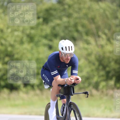 22.06.2025 - Viking Triathlon Yannick Fuchs http://msf.ph/oto/8093189 22.06.2025 11:17:48 Radfahren 166, 214, 229, 464, 521, 533, 549, 645 meine-sportfotos.de