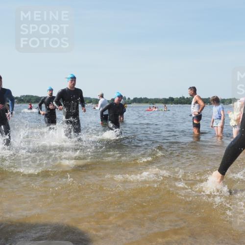 22.06.2025 - Viking Triathlon KatJ http://msf.ph/oto/8093261 22.06.2025 10:29:09 Schwimmen 7, 11, 12, 152, 200, 310, 384, 458, 604, 652 meine-sportfotos.de