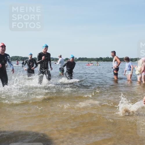 22.06.2025 - Viking Triathlon KatJ http://msf.ph/oto/8093273 22.06.2025 10:29:09 Schwimmen 7, 11, 12, 152, 200, 310, 384, 458, 604, 652 meine-sportfotos.de